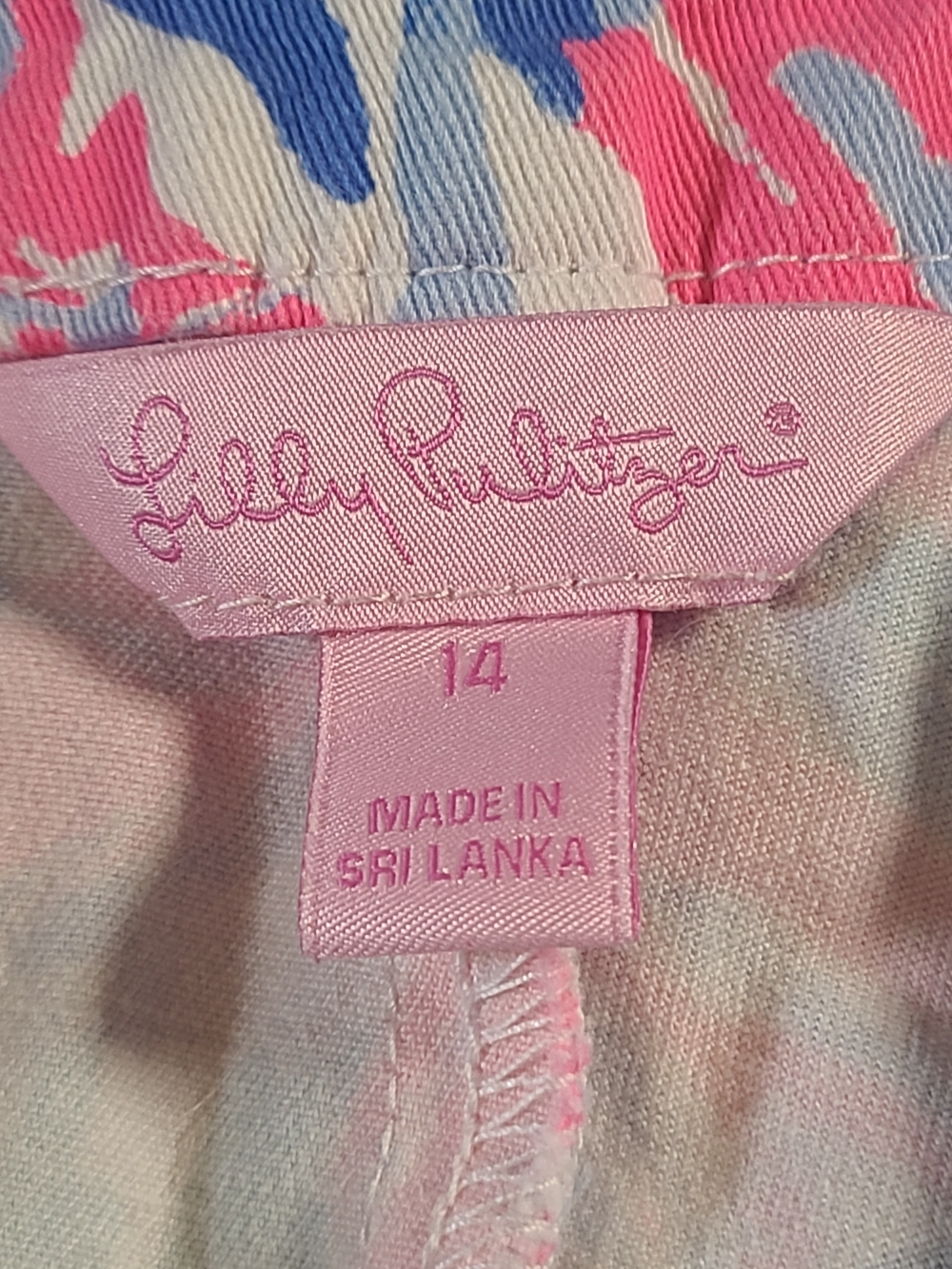 Lilly Pulitzer Womens Shorts Side Zip with Pink Blue Tropical SOLD - Picture 4 of 14